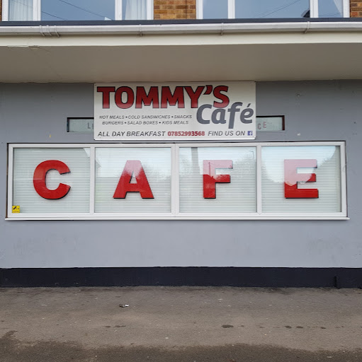 TOMMYS CAFE logo