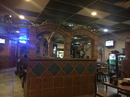 Bar & Grill «Las Plazas Mexican Restaurant», reviews and photos, 18 Mathis Dr, Dickson, TN 37055, USA