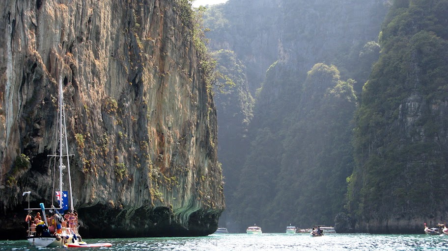 A bay on Koh Phi Phi Leh
