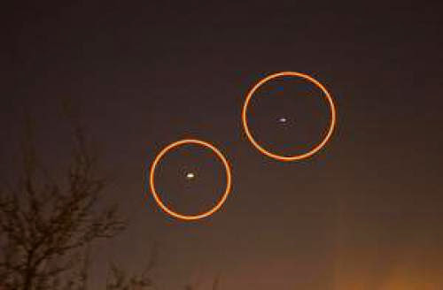 Witness Captures On Camera Mysterious Objects In The Sky Over England