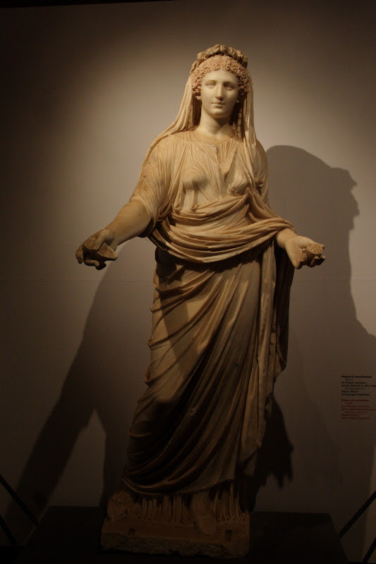 Statue of a priestess