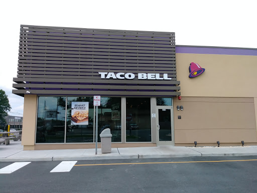 Restaurant «Taco Bell», reviews and photos, 572 NJ-18, East Brunswick, NJ 08816, USA