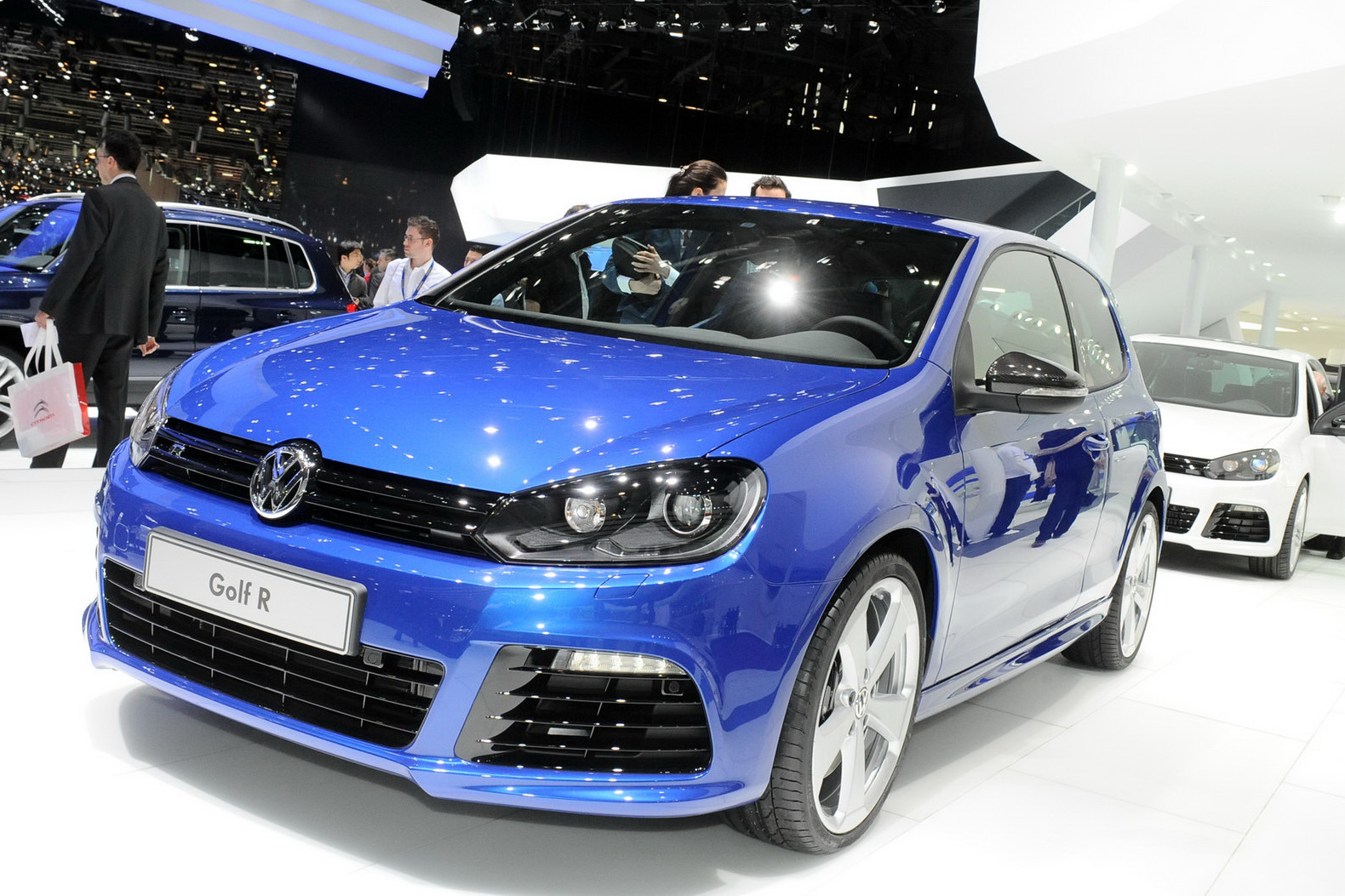 Фольксваген гольф виды. Golf r 2011. Гольф 2 р. Volkswagen Golf r Cabriolet. Volkswagen Golf концепт.