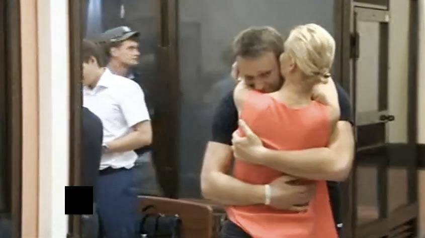 Алексей и Юлия Навальные в зале суда, 19 июля 2013