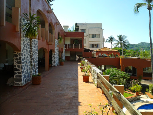 Hotel Zihua Caracol, Calle Adelita 10, Playa la Ropa, 40880 Zihuatanejo, Gro., México, Alojamiento en interiores | GRO