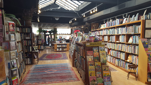 Used Book Store «Loganberry Books», reviews and photos, 13015 Larchmere Blvd, Cleveland, OH 44120, USA