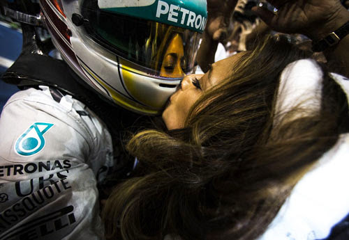 F1: Hamilton vỡ òa cảm xúc ngày vô địch thế giới - 4