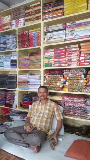 MALAIYA CLOTH STORE, Maidan, Sarafa Bazaar, Bajaj Wadi, Garhakota, Madhya Pradesh 470229, India, Mobile_Phone_Shop, state MP