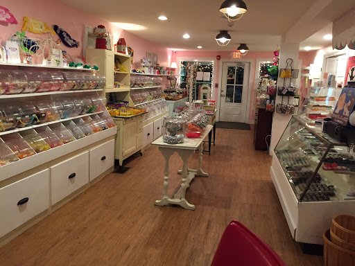 Candy Store «Gumdrops & Lollipops Candy, Ice Cream & Diner», reviews and photos, 334 Main St, Niantic, CT 06357, USA
