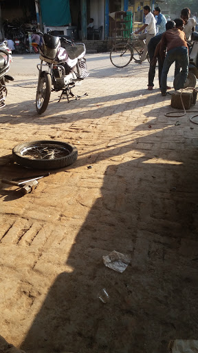 Haji Tyre, national inter collage, Pilikothi, Kotwali, Varanasi, Uttar Pradesh 221001, India, Tyre_Manufacturer, state UP