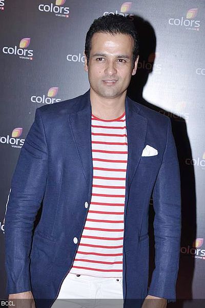 Rohit Roy poses for the cameras as he arrives for a TV channel's anniversary bash, held at Grand Hyatt in Mumbai on February 2, 2013. (Pic: Viral Bhayani)