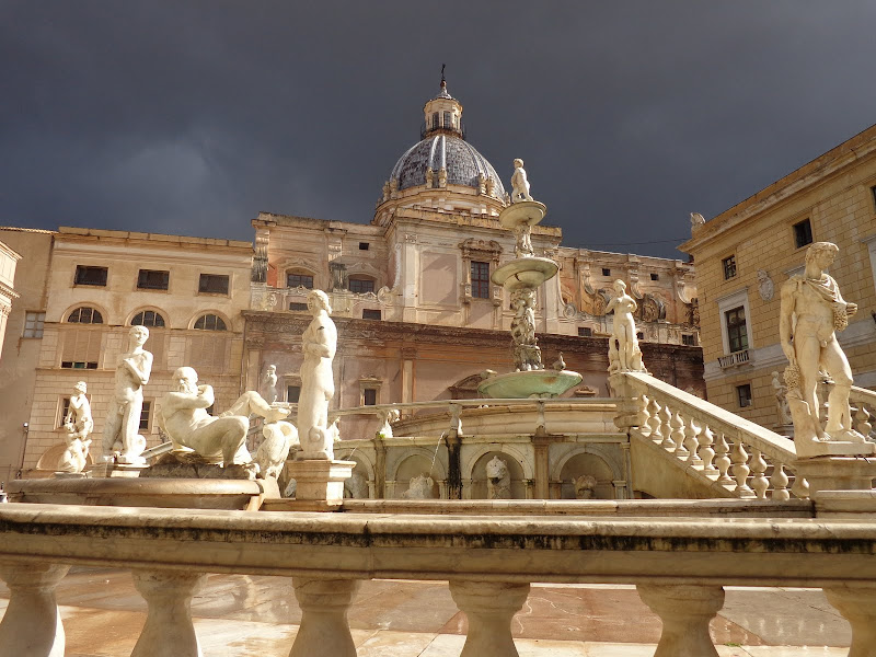 А включите-ка мне усилители качки! А подайте-ка белых пиджаков. Costa Paсifica февраль 13г