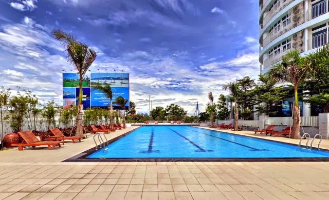 Hồ bơi căn hộ cao cấp Azura Đà Nẵng http://www.muanhadatdanang.net/2015/05/ban-can-ho-da-nang-ban-can-ho-azura-da-nang-view-song-canh-bien.html