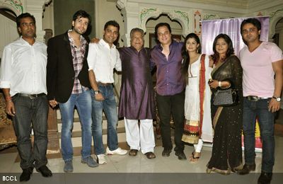 Cast and crew of the television show 'Ghar Aaja Pardesi' pose together during its launch, held at Andheri in Mumbai on January 28, 2013. (Pic: Viral Bhayani)