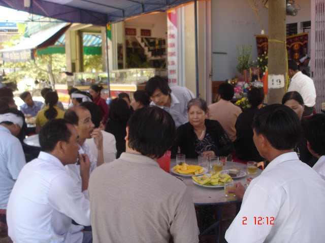 87TưNghĩa Viếng Mẹ bạn Thái Hòa (Năm 2011) DSC00025