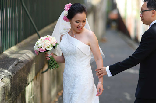 First look moment between the bride and groom. Captured by Deyan Photography.
