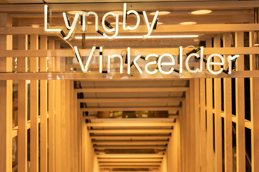Lyngby Vinkælder A/S logo