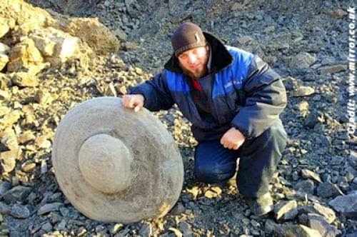 Did Miners Unearth Ancient Flying Saucer Ufo