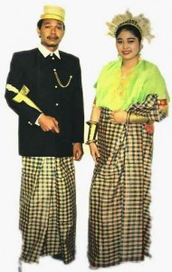 Pakaian Adat Sulawesi Selatan - Pakaian Tradisional Sulawesi Selatan Pakaian Adat Sulawesi Selatan Pakaian Tradisional Sulawesi Selatan 190x300 Pakaian Adat Tradisional Indonesia