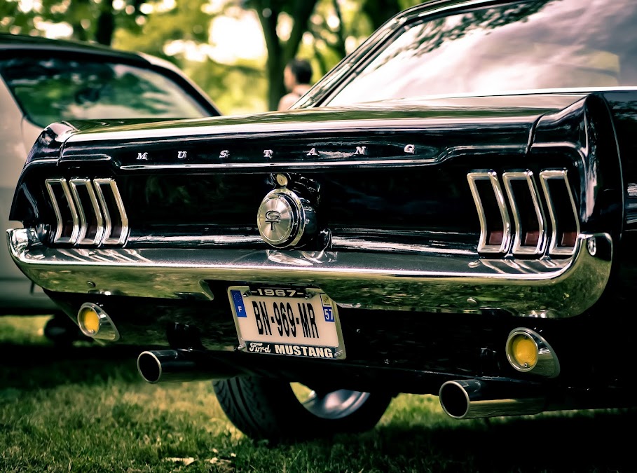 Américaines Mustang+noir+arri%C3%A8re-HDR
