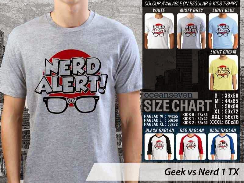 Kaos lucu Geek vs Nerd 1 TX Graphic