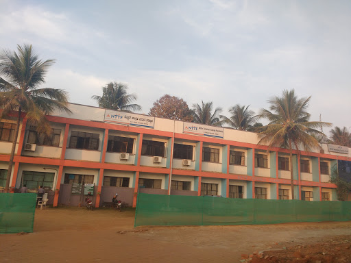 NTTF Technical Training Center, Pune-Banglore Rd, Hosayellapur, Dharwad, Karnataka 580001, India, Vocational_School, state KA