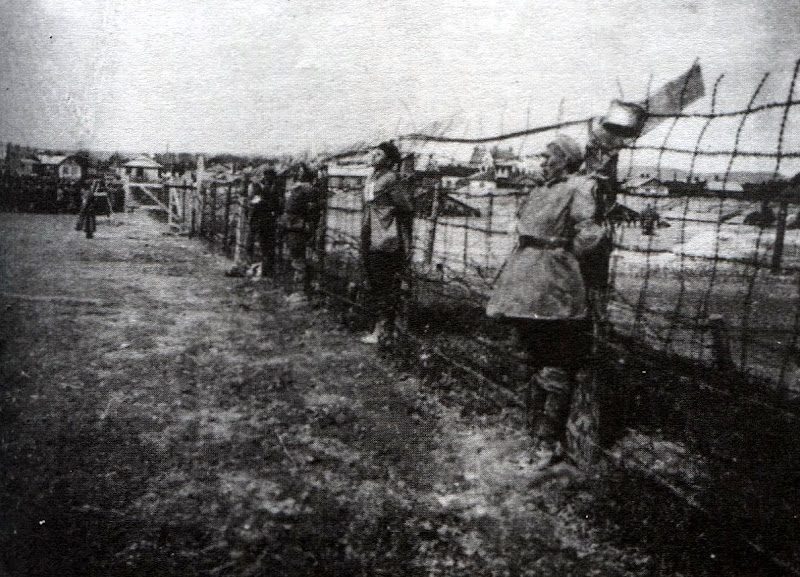  Истязания и казни пленных красноармейцев. 