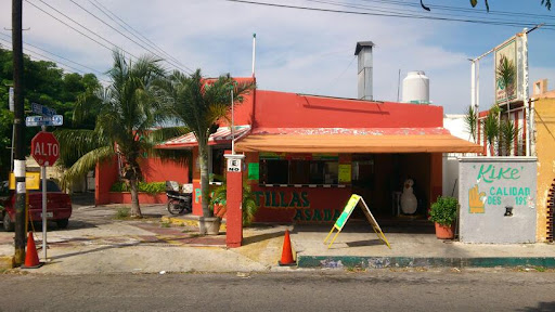 Asadero Kike, Av Zamná 437 Entre Calle 9 y Calle 71, Yucalpetén, 97238 Mérida, Yuc., México, Restaurante especializado en pollo | YUC