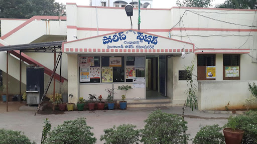 Chandanagar Police Station, Near BSNL Telephone exchange, Chanda Nagar, Hyderabad, Telangana 500050, India, Police_Station, state TS