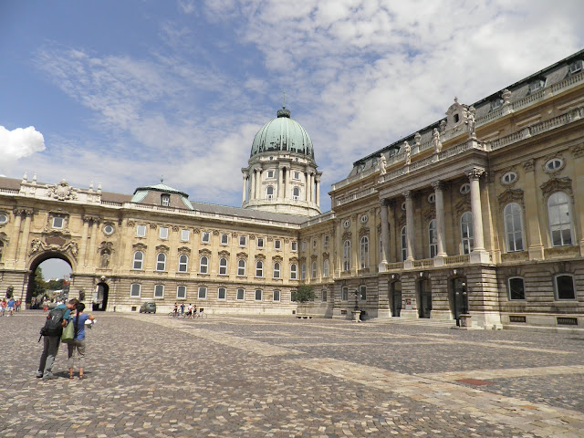 BUDAPEST Y VIENA: UNA SEMANA A ORILLAS DEL DANUBIO - Blogs de Europa - BUDAPEST: PASEO POR BUDA Y VISITA AL PARLAMENTO (11)