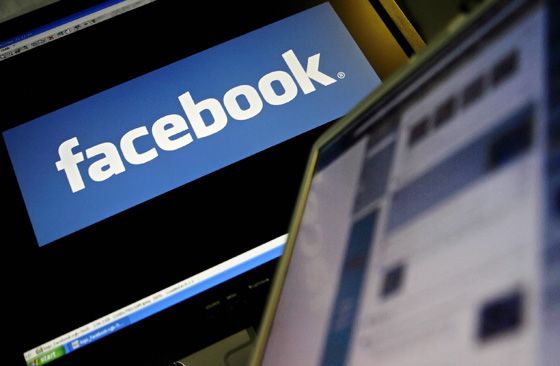 https://lh4.googleusercontent.com/-n8e4z1aaVAI/UENLt8ENVKI/AAAAAAAAJfI/UfzMwE1n5_Y/s800/facebook_advertising.jpg