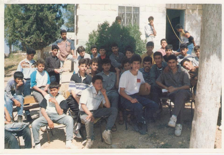 رحلة مدرسة فقوعة الى مدينة القدس عام 1967 561271_360021400712406_130253897022492_880636_842130702_n