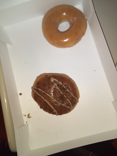 Bakery «Krispy Kreme Doughnuts», reviews and photos, 5812 N Illinois St, Fairview Heights, IL 62208, USA
