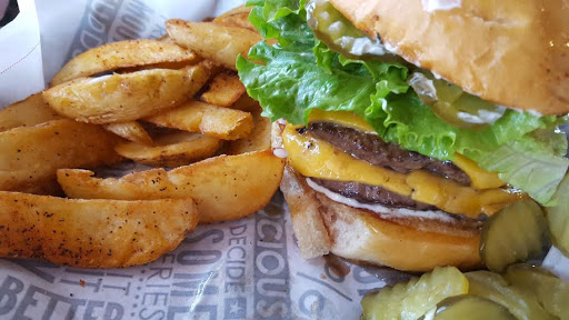 Hamburger Restaurant «Fuddruckers», reviews and photos, 11654 Bandera Rd #112, San Antonio, TX 78250, USA