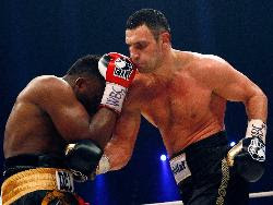 Vitali Klitschko (kanan) Vitali Klitschko
