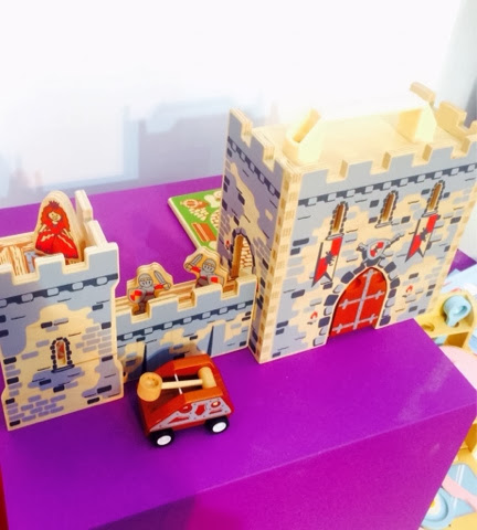 wooden travel toy Boxset knights castle