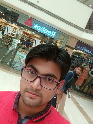 Reebok, Shop 26-27, Ground Floor, East Center, V3S Mall, Laxmi Nagar, New Delhi, Delhi 110092, India, Shopping_outlet, state UP