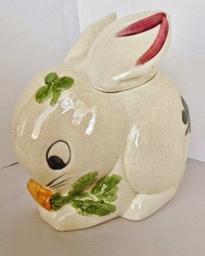 Rabbit Eating Carrot Cookie Jar