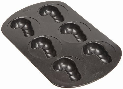  Wilton 2105-0654 Nonstick 6 Cavity Candycane Doughnut Pan