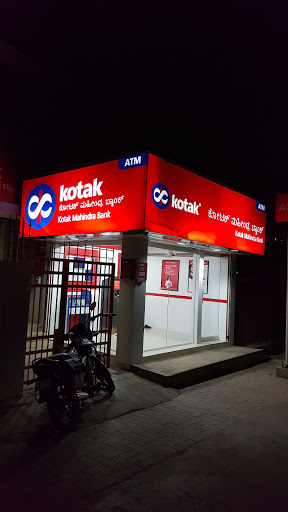 Kotak Mahindra Bank ATM, Near Sri Vinayaka Trust High School, Medical College Rd, MCC B Block, Davangere, Karnataka 577004, India, Savings_Bank, state KA