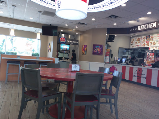 Mexican Restaurant «Taco Bell», reviews and photos, 8001 NW 95th St, Hialeah Gardens, FL 33016, USA