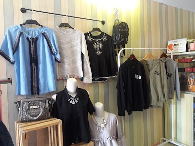 Photos of Okta Shop