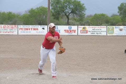 Carlos González de Ponchados en el softbol del Club Sertoma