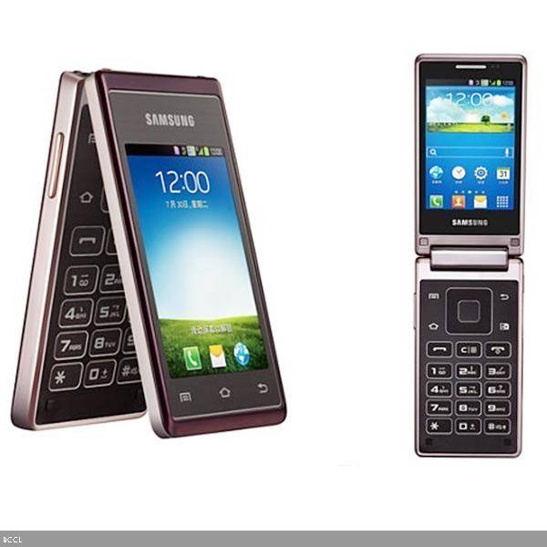 ... mix of the old and new with its latest smart phone , the Galaxy W789