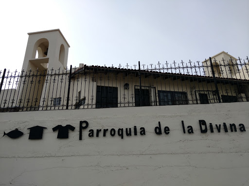 La Divina Providencia Iglesia Católica, Calle Nacozari, Kennedy, 84063 Nogales, Son., México, Lugar de culto | SON