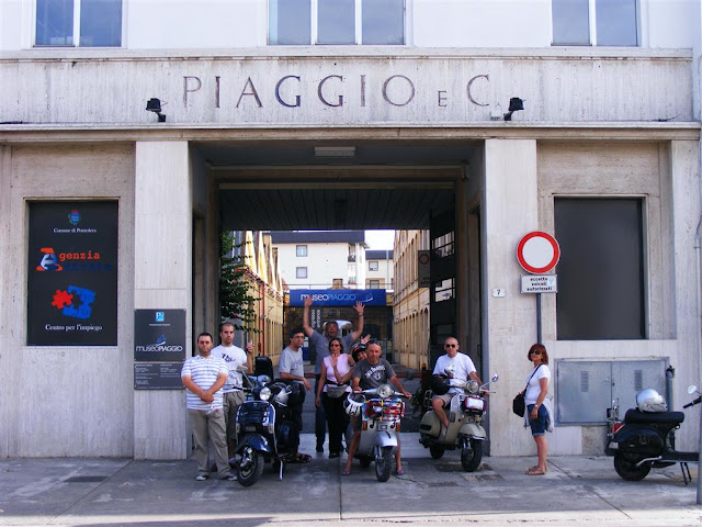 6.08.2013 - Vespa Legend Team al Museo Piaggio