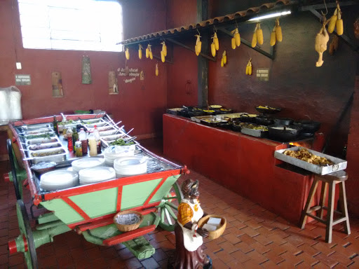 Restaurante e Antiquario Carroça, SP-340, Km 137,5 - Colméia, Jaguariúna - SP, 13820-000, Brasil, Restaurante_Self_Service, estado São Paulo