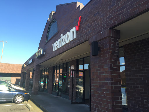 Cell Phone Store «Verizon Authorized Retailer - A Wireless», reviews and photos, 228 Park Ln, Kirkland, WA 98033, USA