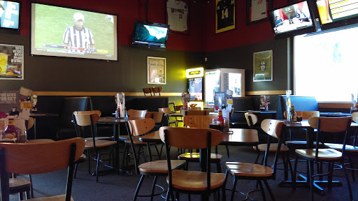 Chicken Wings Restaurant «Buffalo Wild Wings», reviews and photos, 4 Tunnel Rd, Asheville, NC 28805, USA