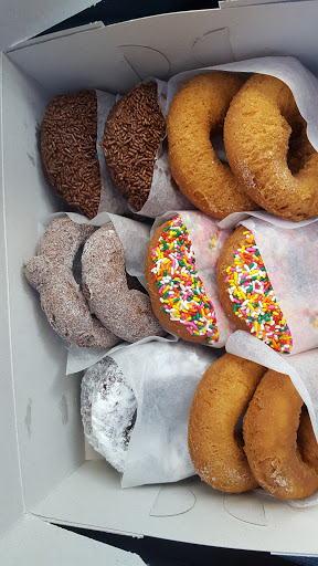 Donut Shop «Dirty Dozen Donuts», reviews and photos, 137 Main St, Biddeford, ME 04005, USA